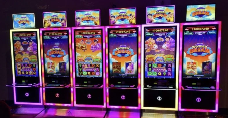 SPIKE SLOT